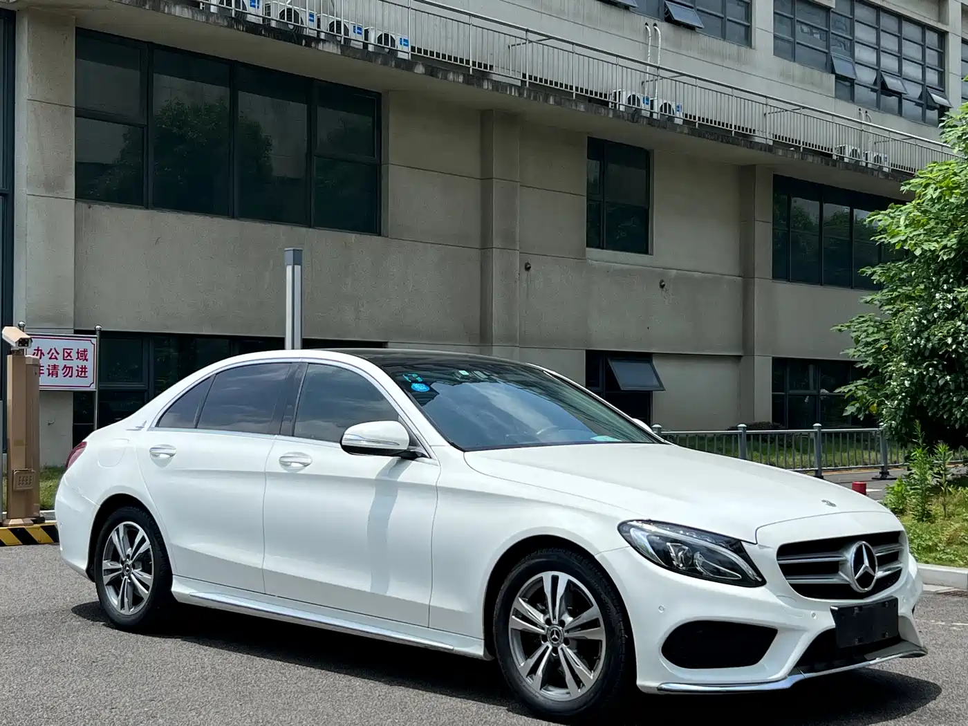 Mercedes-Benz C-Class 2015 C 200 L фото 3