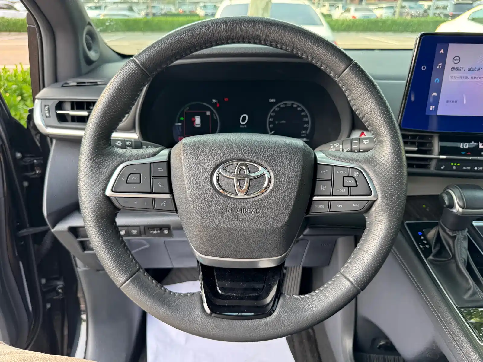 Фото 13 - Toyota Granvia