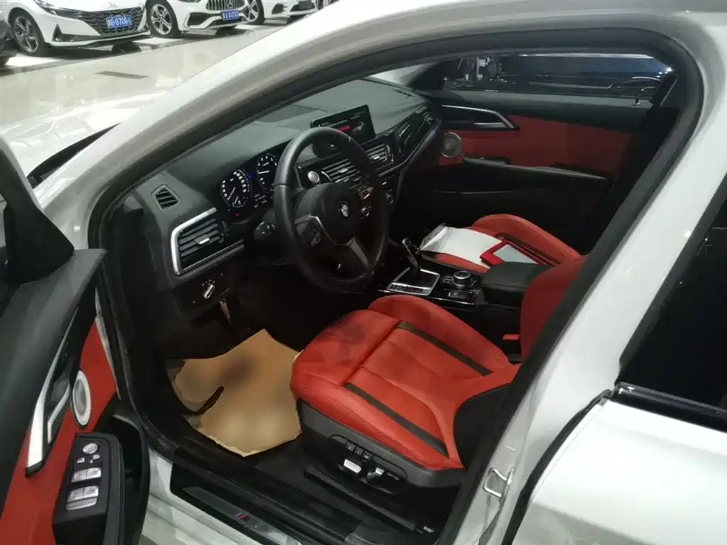 BMW 1 Series 2021 125i M Sport Black Night Edition фото 16