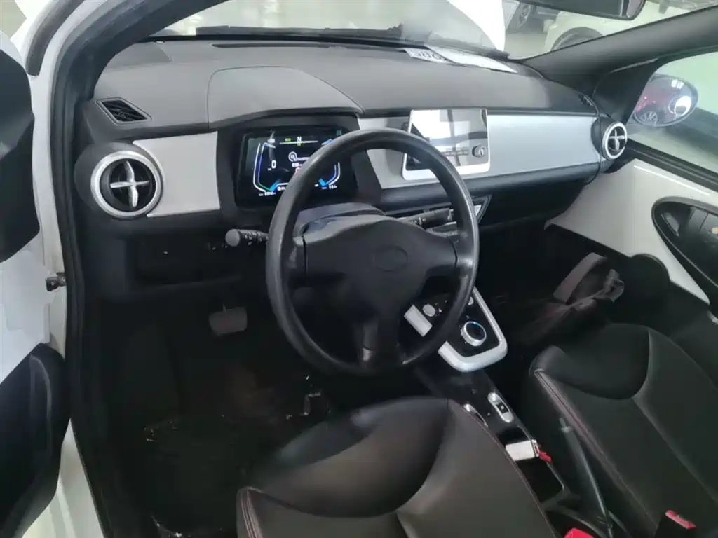 BYD e1 2019 Joy Edition фото 10