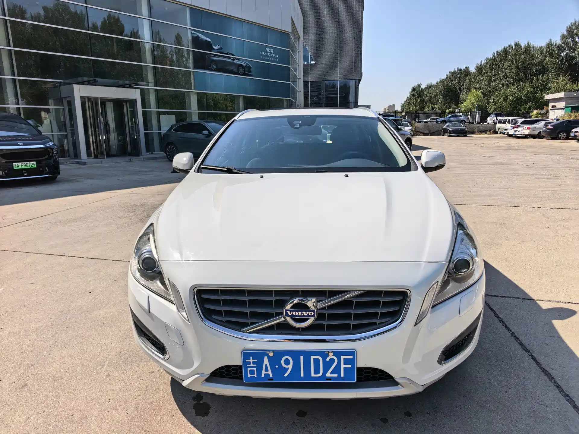 Фото 2 - Volvo V60