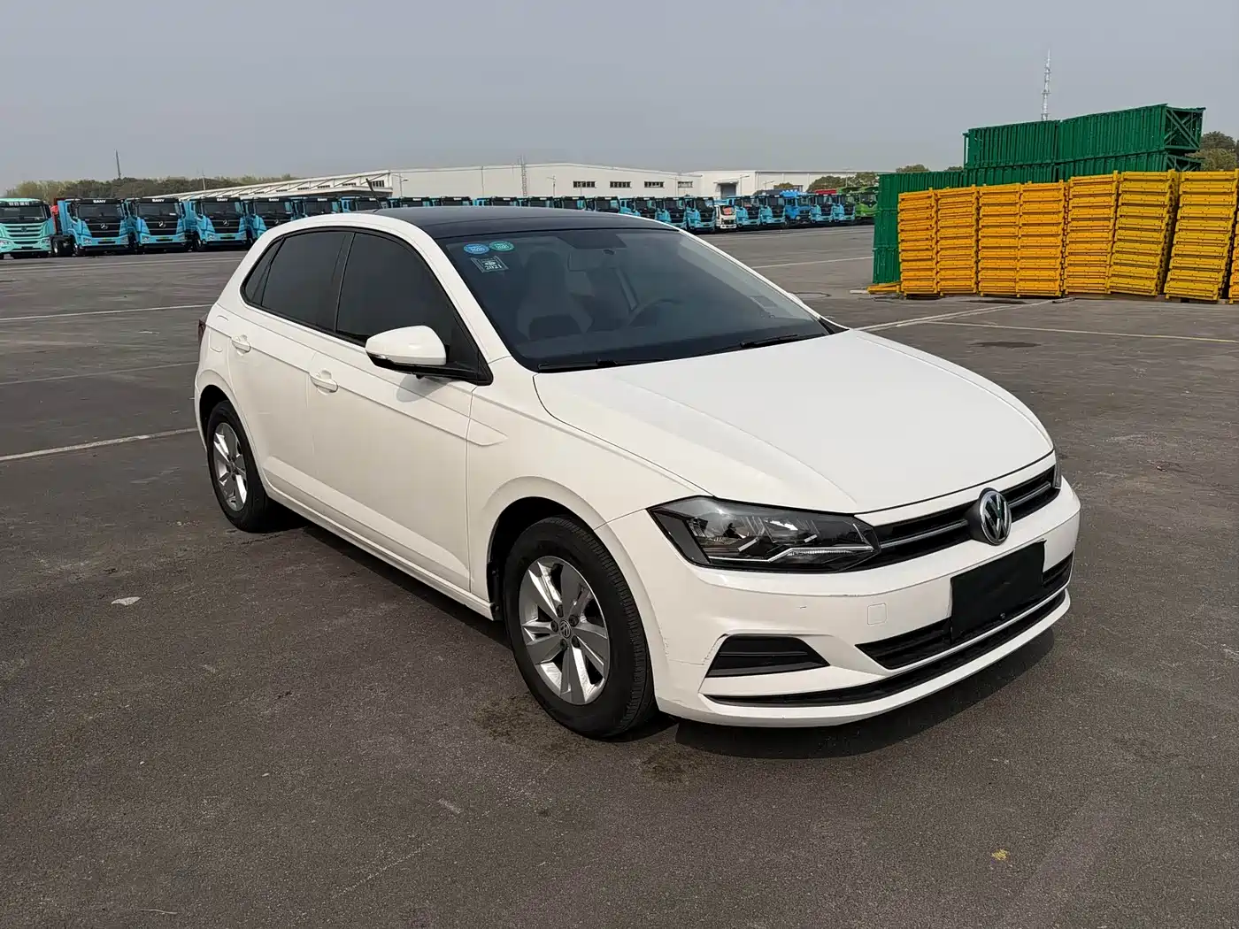 Volkswagen Polo 2019 Plus 1.5L Automatic Colorful Tech Edition фото 3