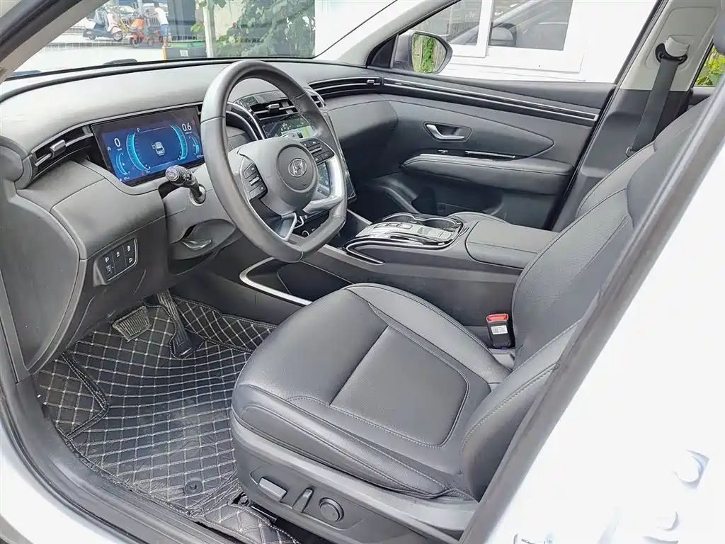 Hyundai Tucson 2021 Tucson L 1.5T DCT LUX Premium фото 7