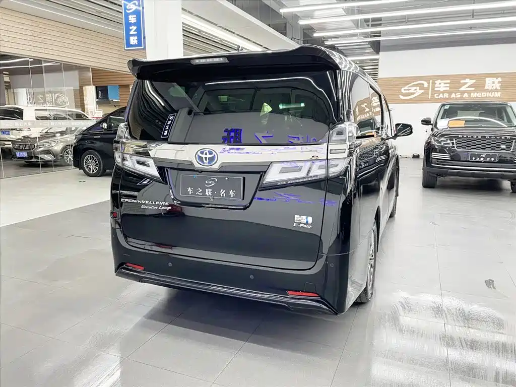 Toyota Vellfire 2021 Crown Hybrid 2.5L HV Premium Edition фото 6