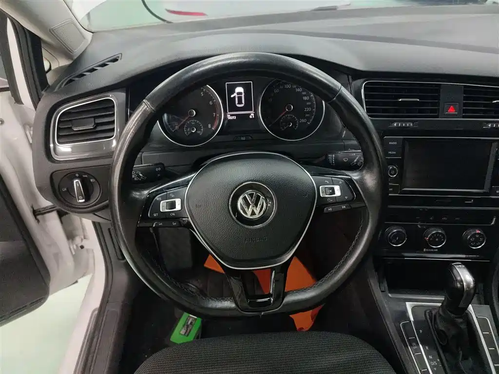 Volkswagen Golf 2018 230TSI Automatic Comfort фото 3