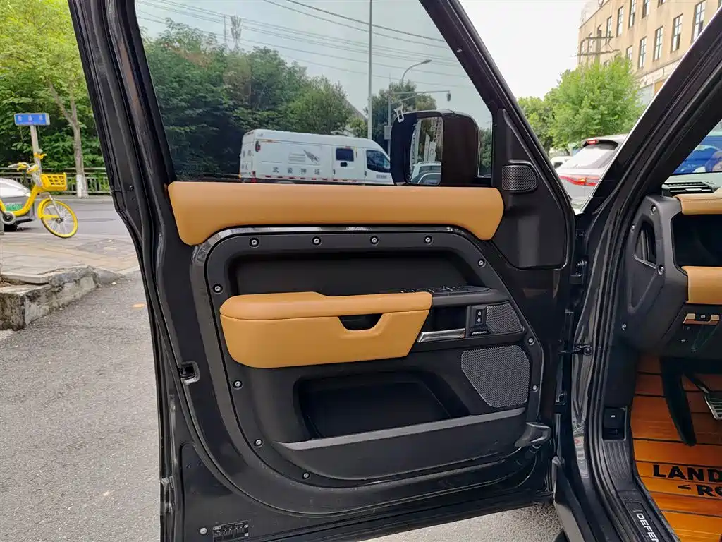 Land Rover Defender 2023 Facelift 110 3.0T P400 X-DYNAMIC HSE фото 6