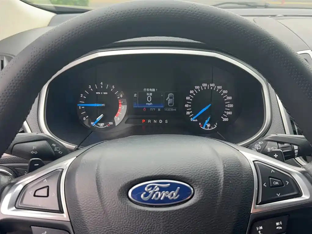 Photo 13 - Ford Edge