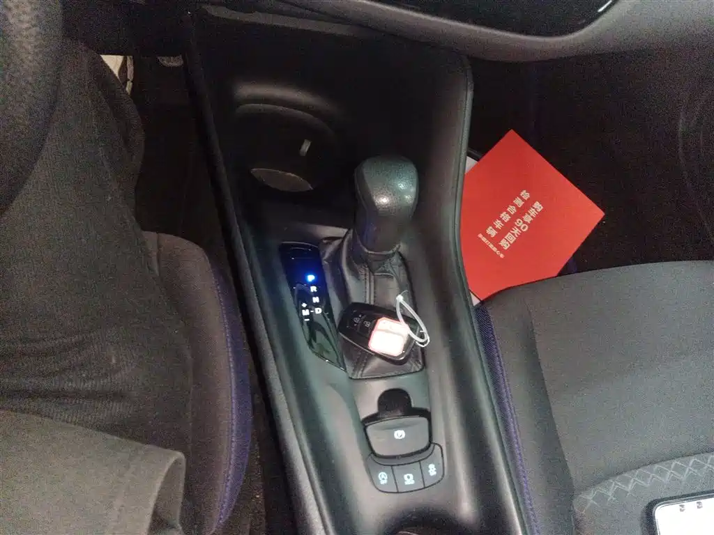 Toyota C-HR 2021 2.0L Comfort Edition фото 10