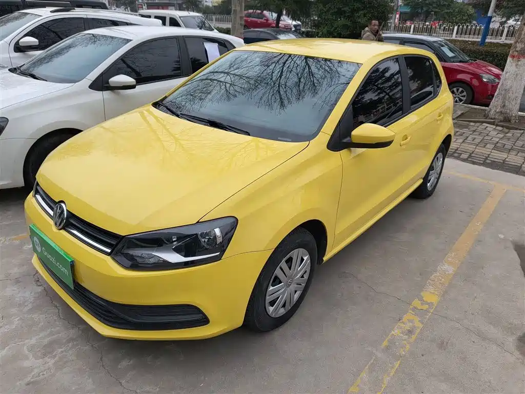 Volkswagen Polo 2016 1.4L Automatic Trend фото 2