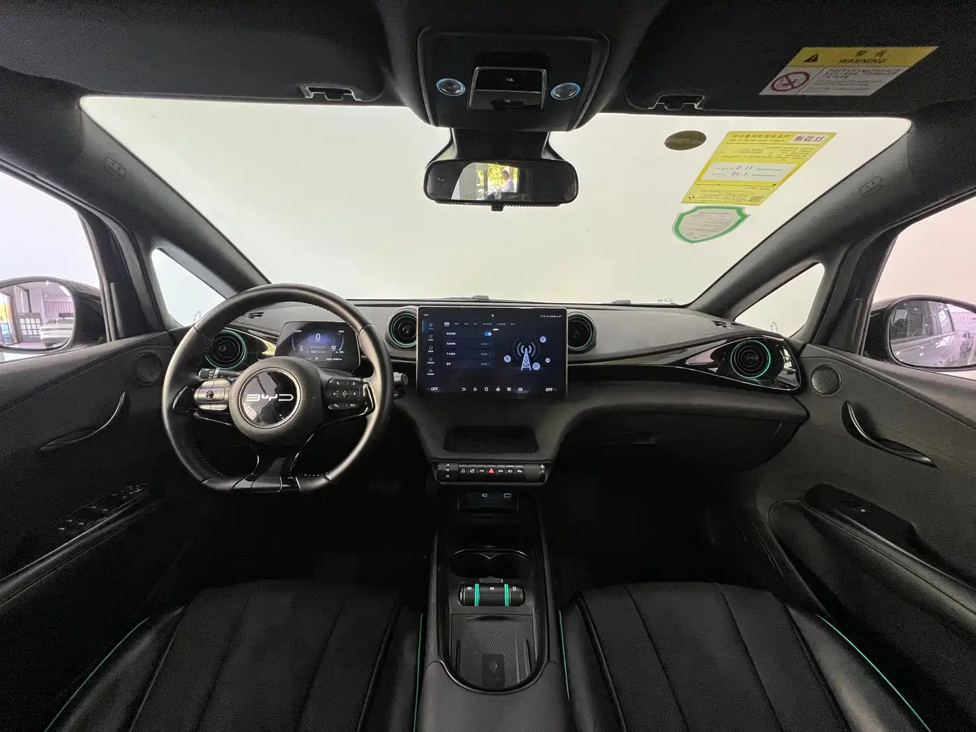 BYD Dolphin 2024 Glory Edition 401km Knight Edition фото 20