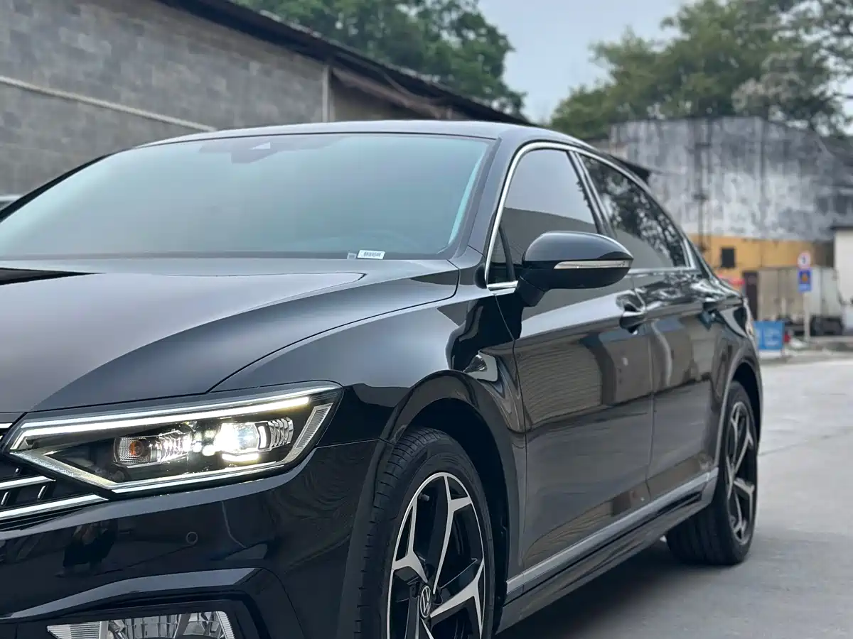 Volkswagen Magotan 2025 Facelift Public Edition 330TSI DSG Luxury фото 25