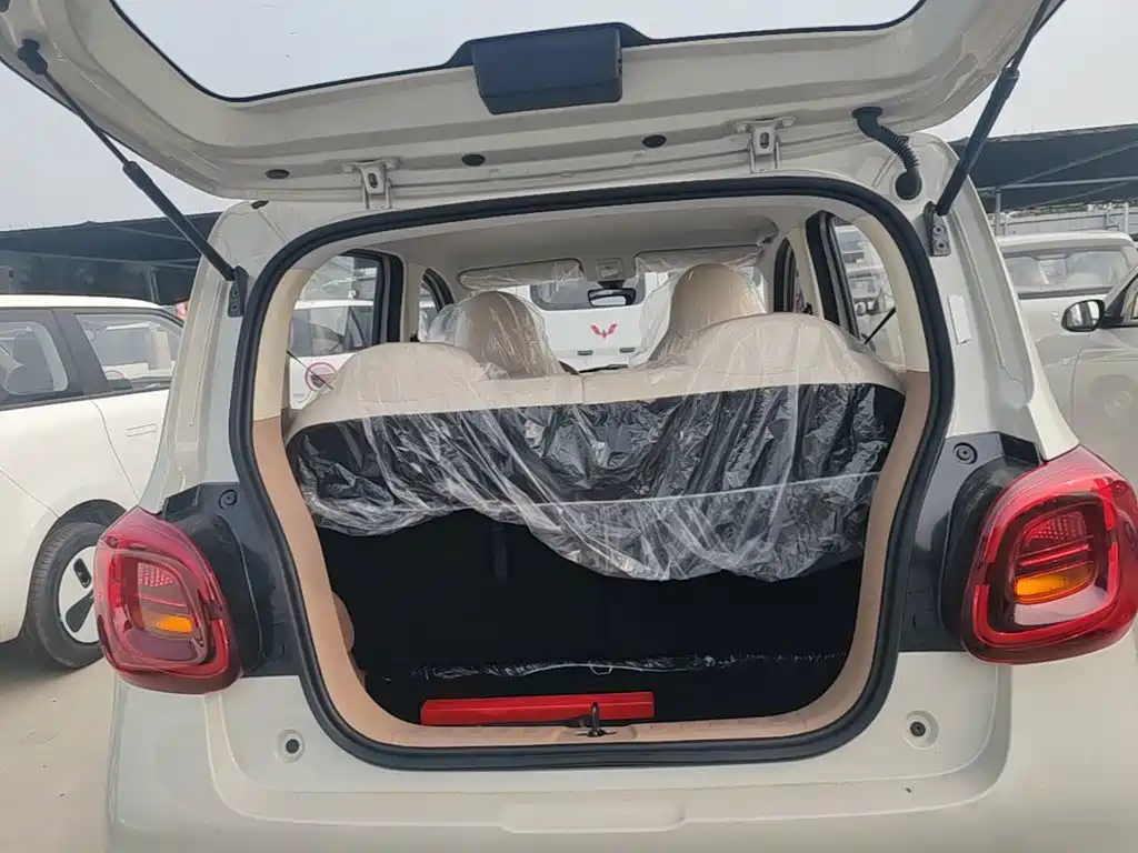 Wuling Motors Hongguang MINIEV 2026 2025 4-Door Advanced