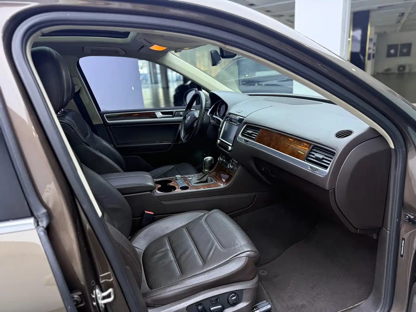 Volkswagen Touareg 2011 3.0TDI Diesel Standard фото 5