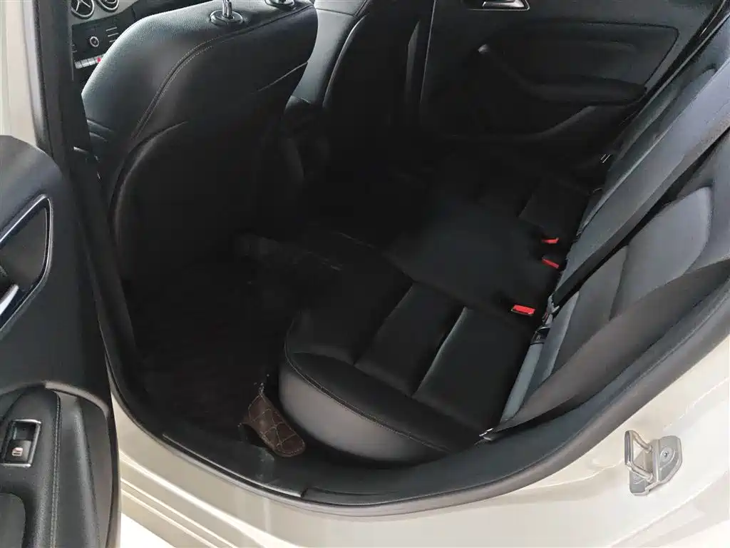 Mercedes-Benz B-Class 2018 B 200 Sport фото 12