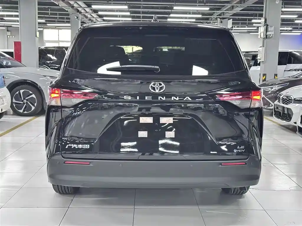 Toyota Sienna 2026 Model 2.5L Hybrid 2WD Comfort Edition фото 13