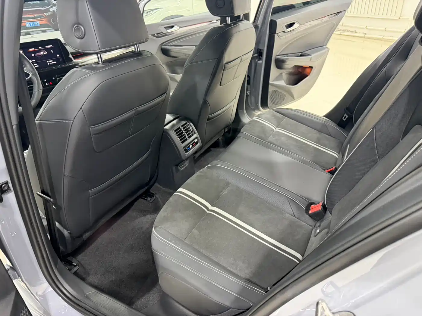Volkswagen Golf 2021 280TSI DSG R-Line фото 16