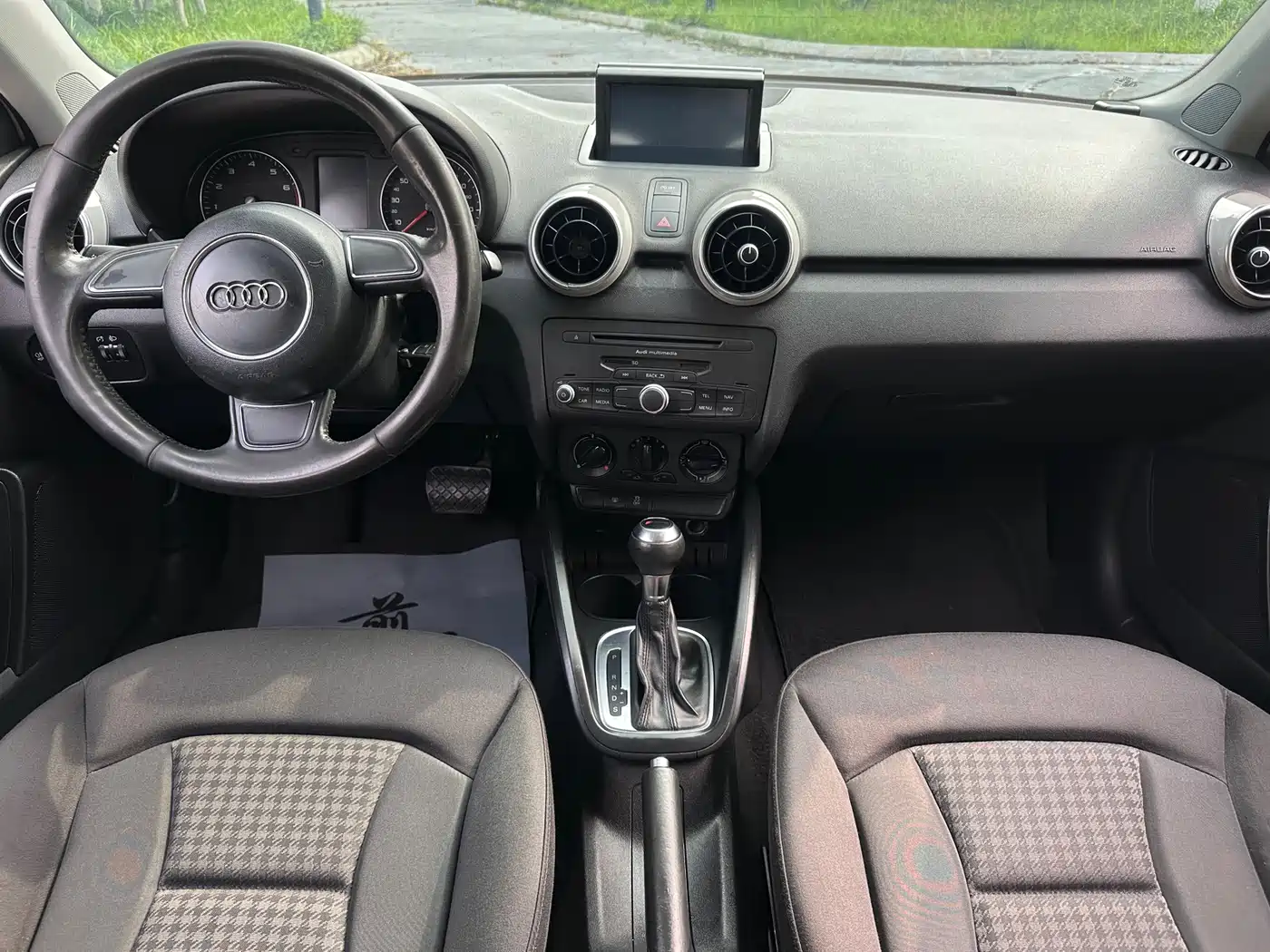 Audi A1 2013 Model 30 TFSI Sportback Urban фото 9