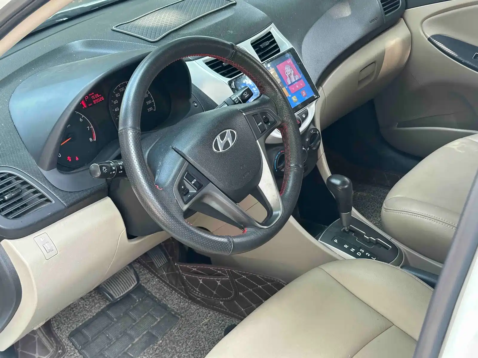 Photo 12 - Hyundai Verna
