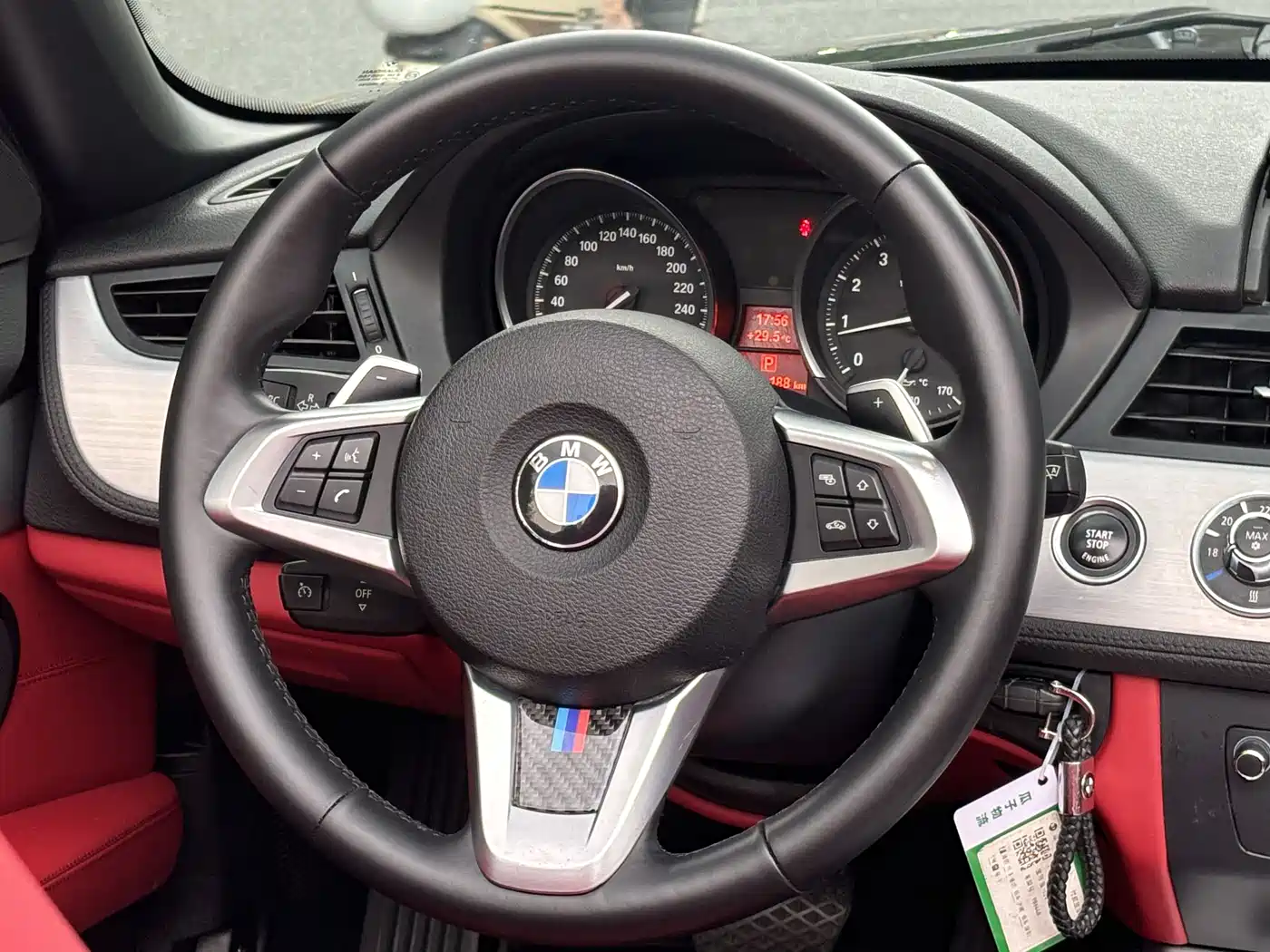 BMW Z4 2013 sDrive20i Leading фото 11