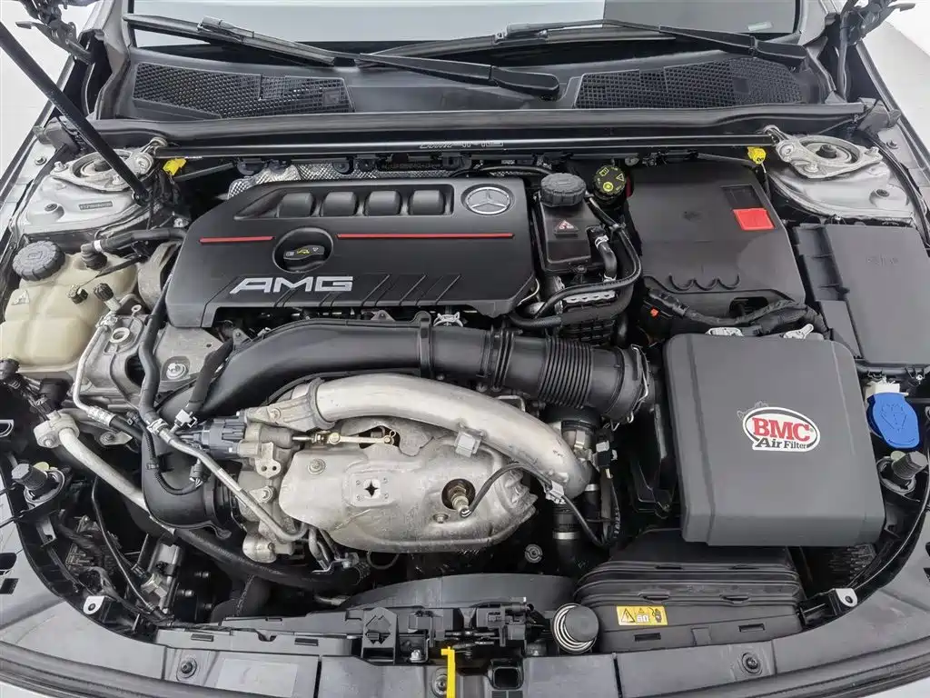 Mercedes-Benz A-Class AMG (Import) 2020 Facelift AMG A 35 4MATIC фото 6