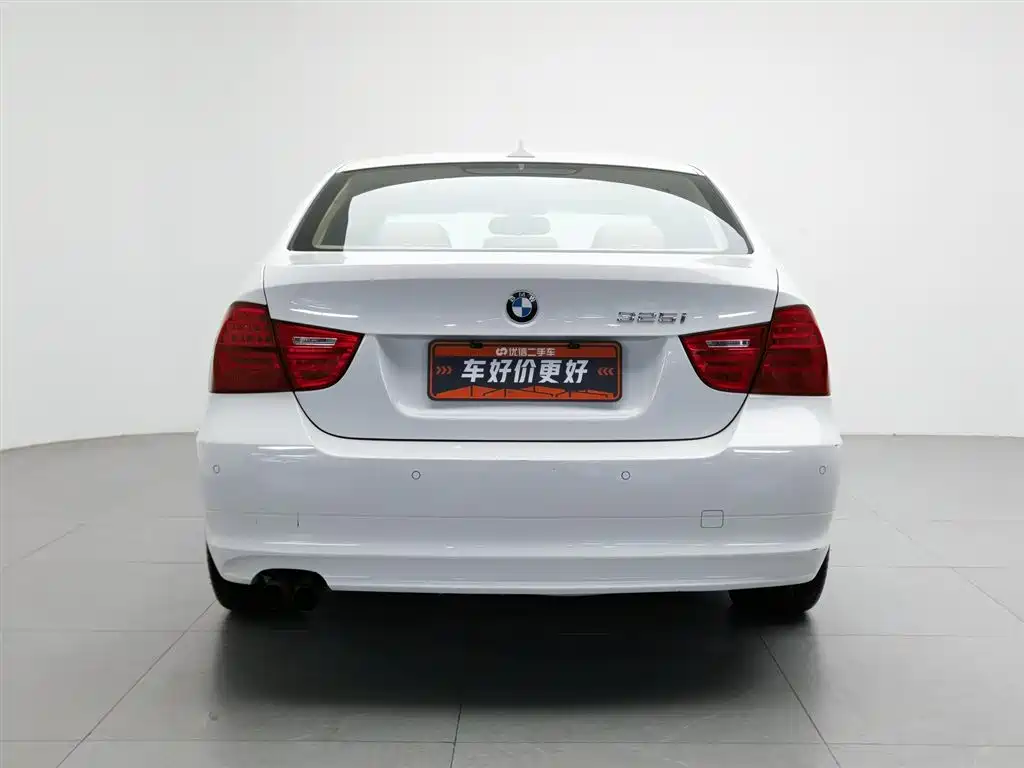 BMW 3 Series (Import) 2010 325i Luxury фото 4