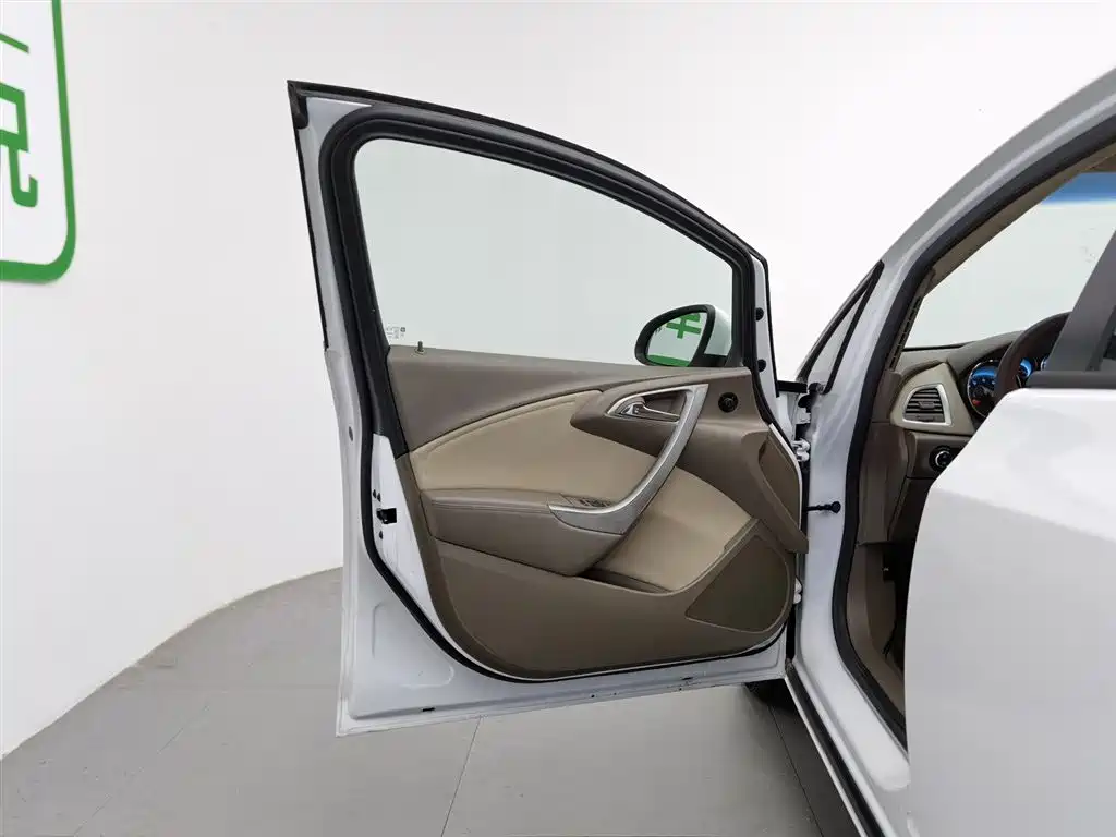 Buick Excelle 2013 GT 1.6L Automatic Fashion Edition фото 8