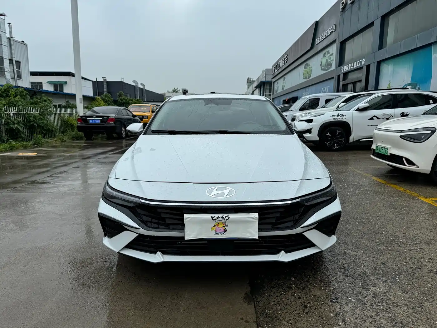 Hyundai Elantra 2023 Model 1.5L CVT LUX Premium Edition фото 2