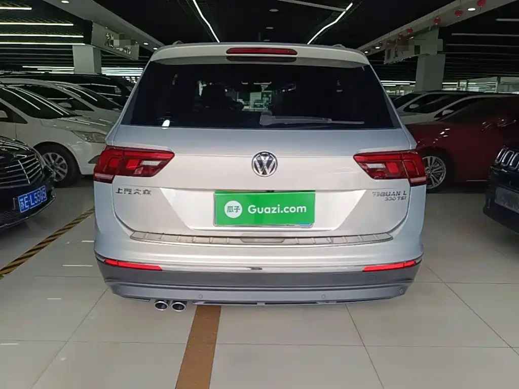 Photo 6 - Volkswagen Tiguan L