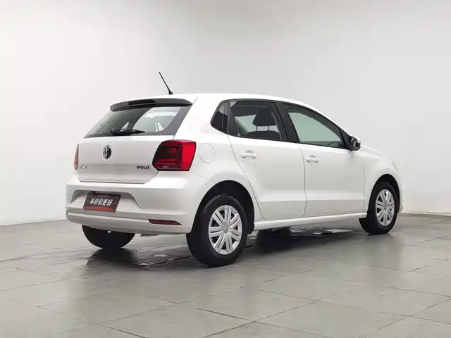 Volkswagen Polo 2016 1.4L Manual Trend — фото 2
