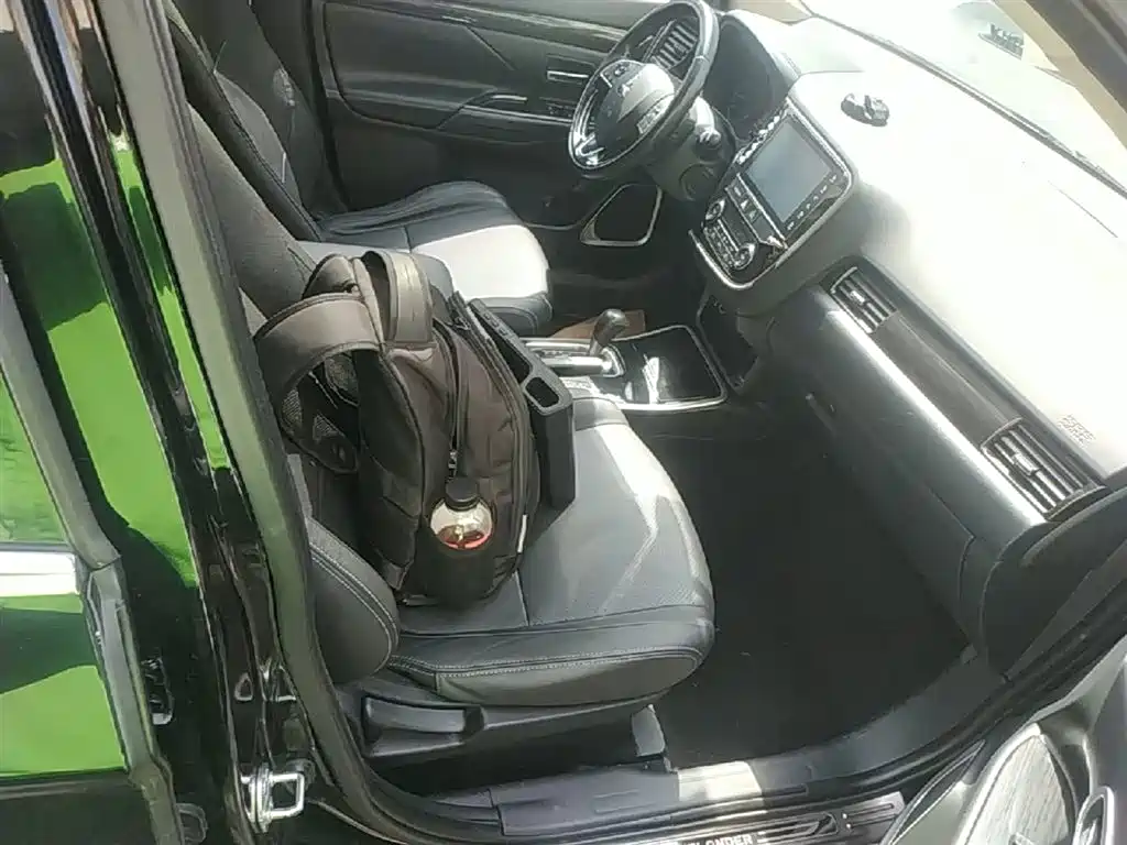 Mitsubishi Outlander 2018 2.0L 2WD Glory Edition 5-seater фото 25