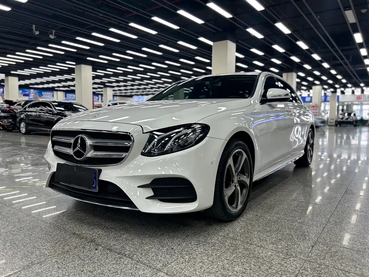 Mercedes-Benz E-Class 2017 E 200 L 4MATIC фото 3