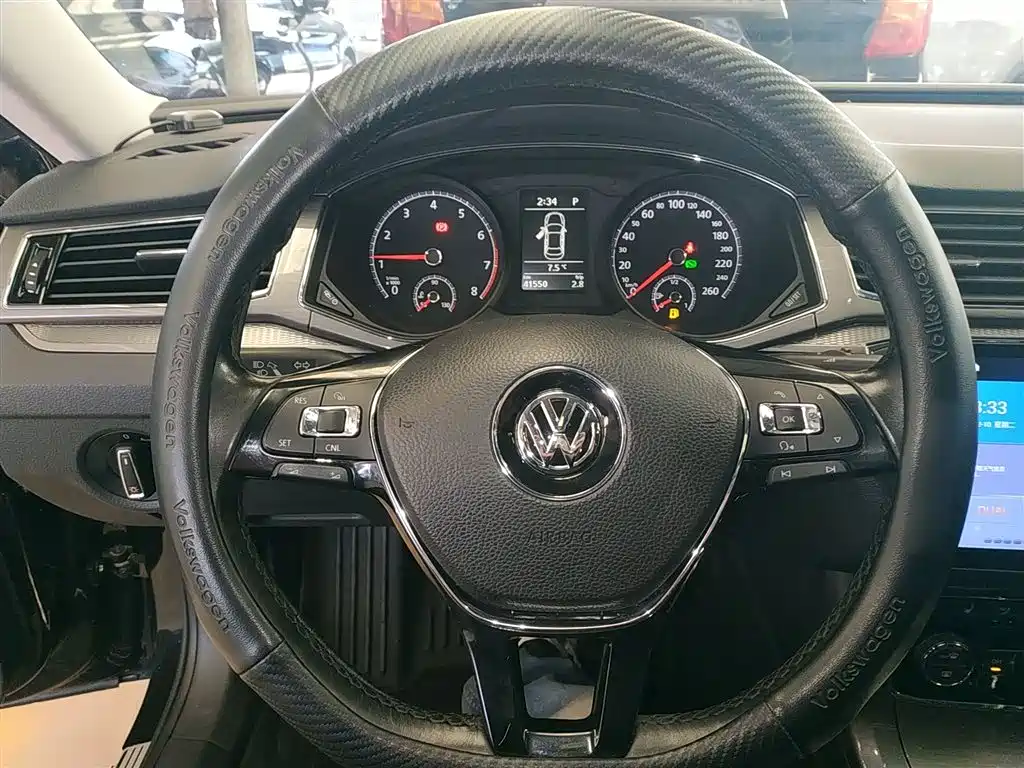 Volkswagen Passat 2017 330TSI DSG Prestige фото 7