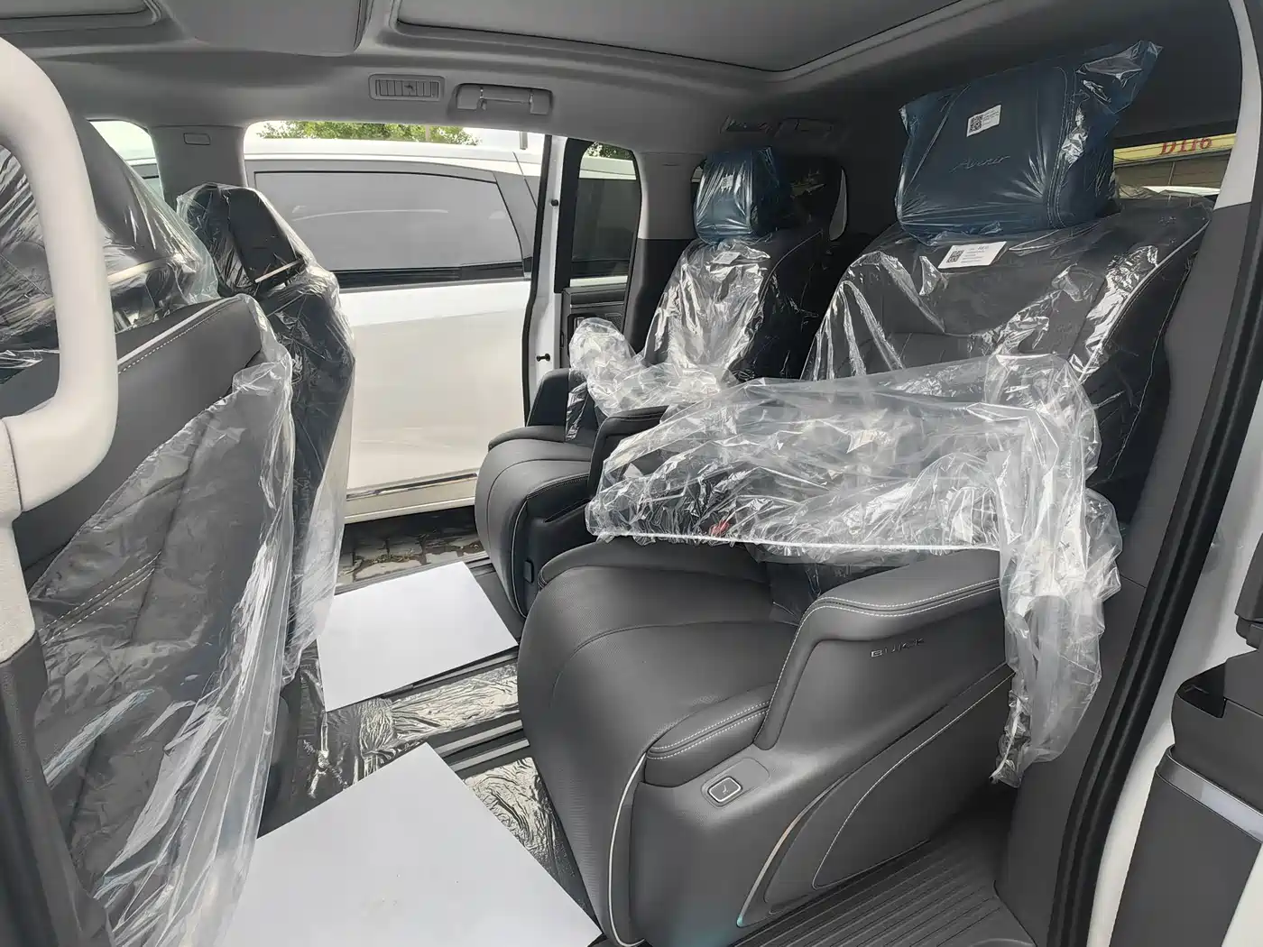 Buick GL8 2026 2026 Luzun Premium Edition