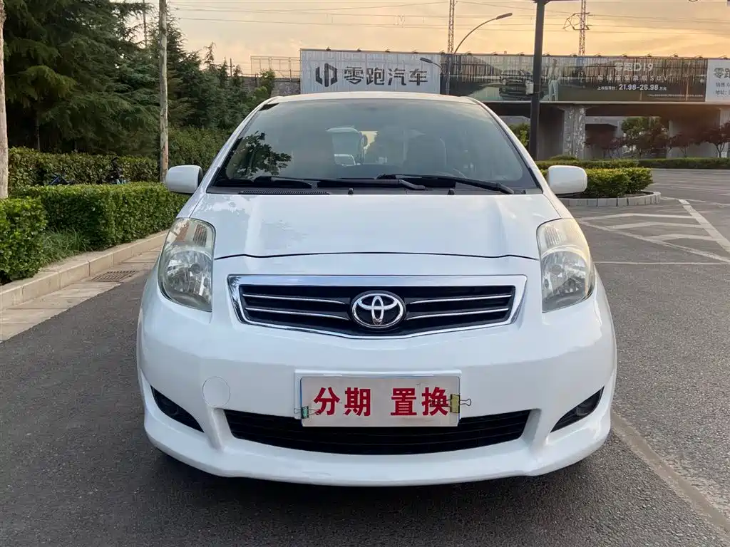 Toyota Yaris 2013 2011 1.6E Auto Charm Edition