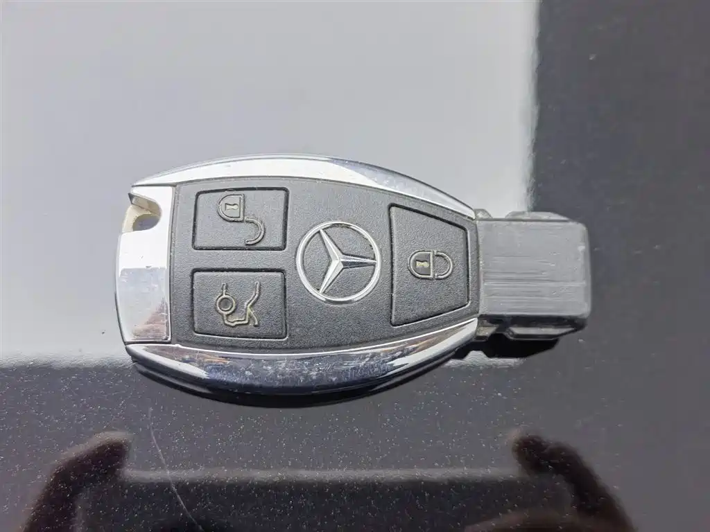 Mercedes-Benz E-Class 2012 E 260 L CGI Fashion Model фото 19