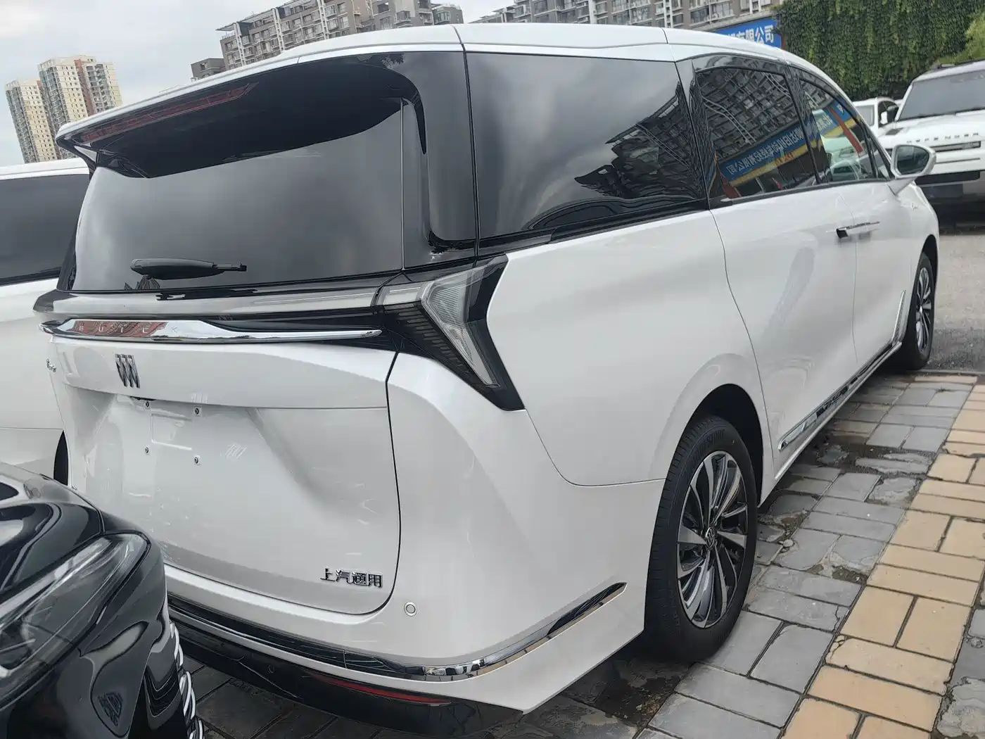 Buick GL8 2026 2026 Luzun Premium Edition
