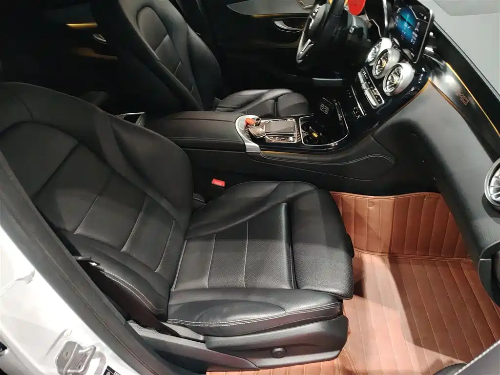 Mercedes-Benz GLC 2021 GLC 260 L 4MATIC Sporty фото 20