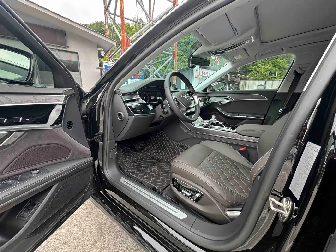 AUDI A8