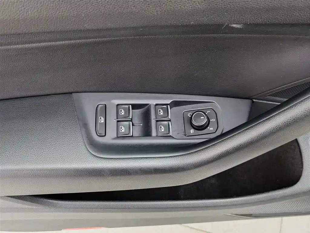 Volkswagen Magotan 2017 380TSI DSG Premium фото 9