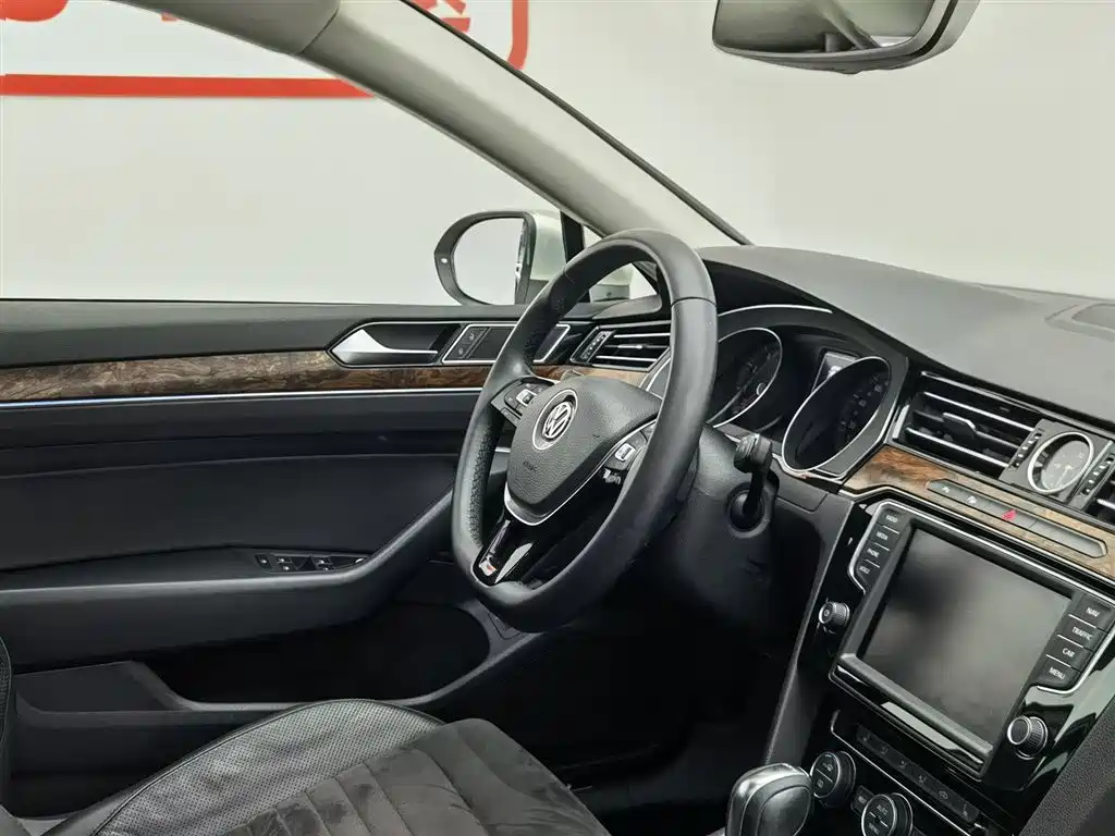 Volkswagen Magotan 2017 380TSI DSG Premium фото 22