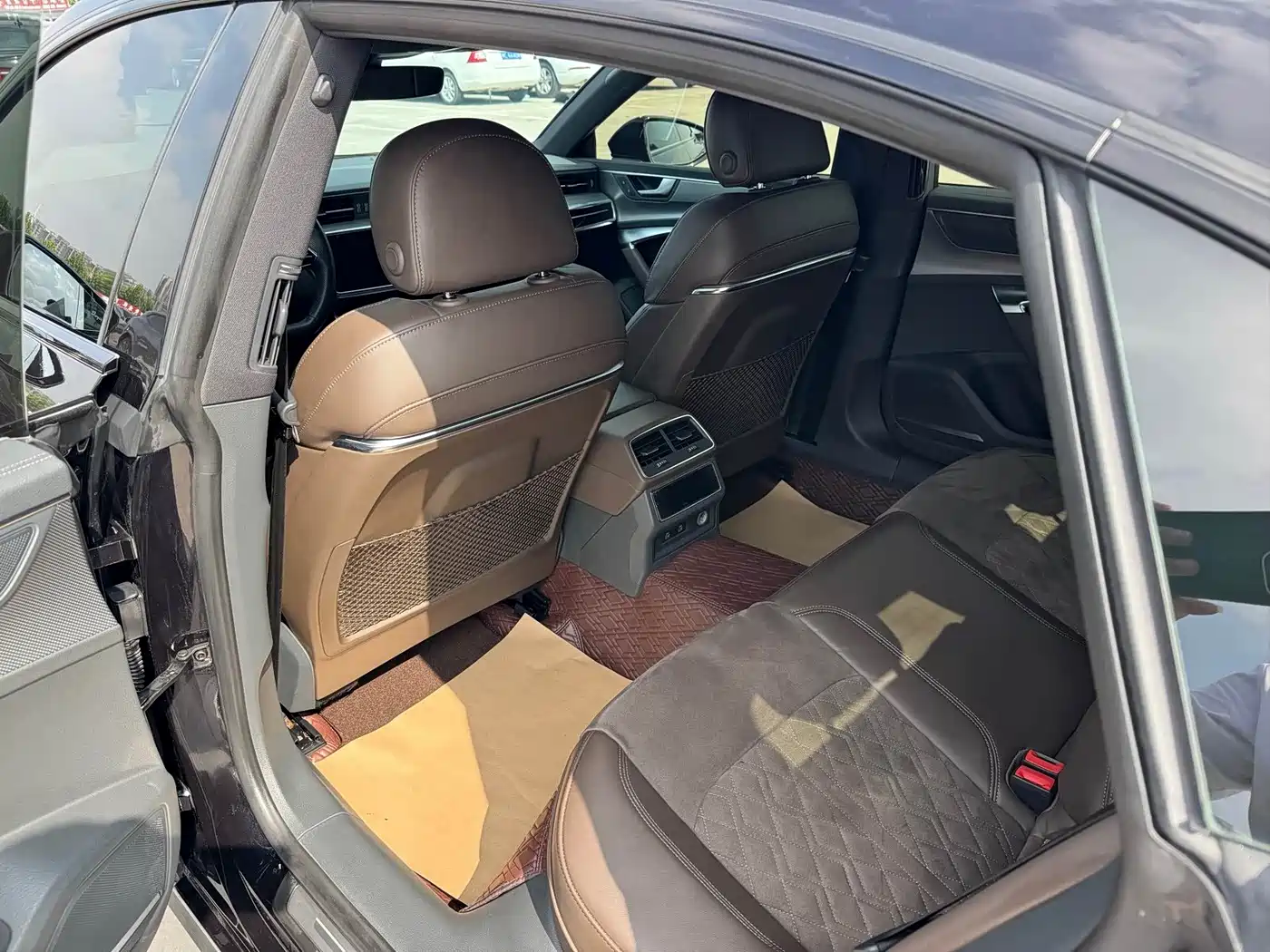 Photo 18 - Audi A7L