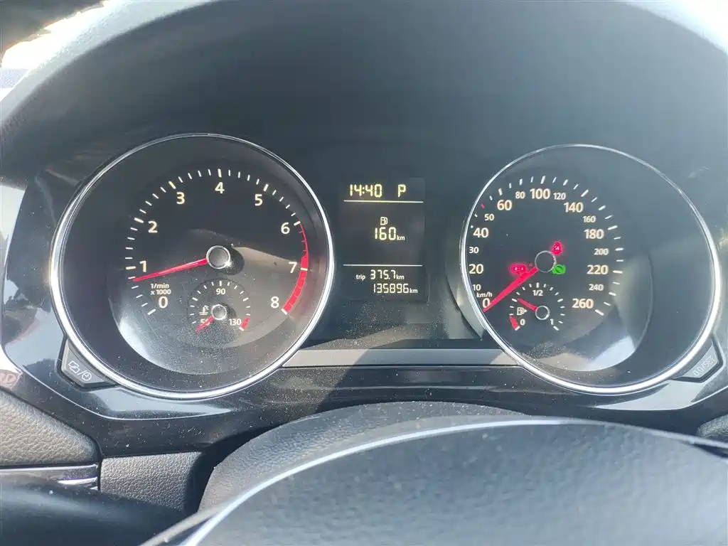Volkswagen Sagitar 2015 230TSI Automatic Comfort фото 8