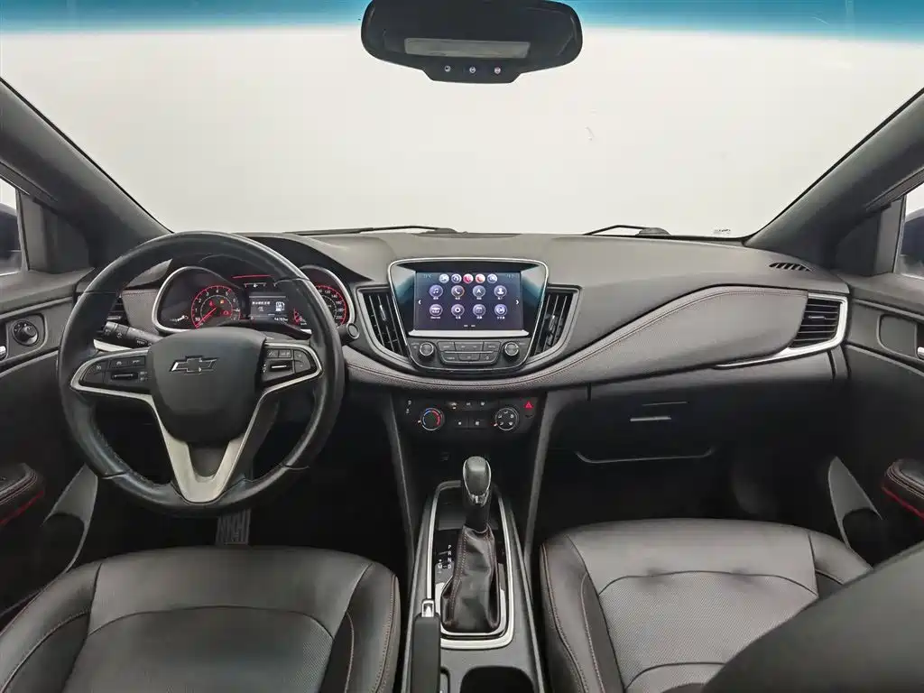 Chevrolet Monza 2019 RS 330T Auto Smooth Edition China VI фото 5
