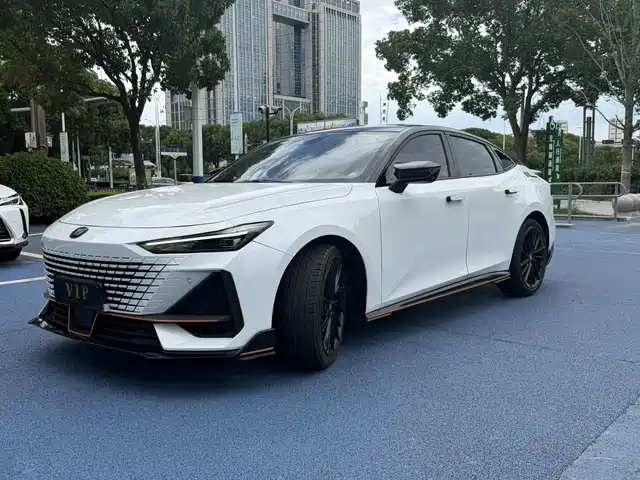 Changan UNI-V 1.5T, Престиж