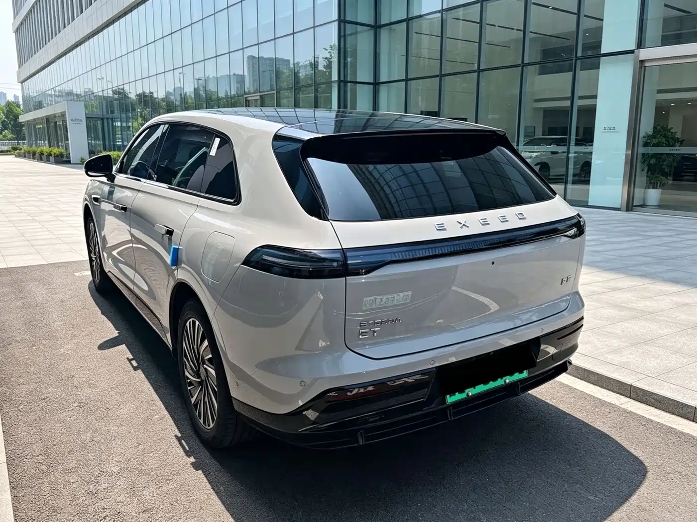 Exeed Exlantix ET 2024 2025 Pure Electric 655 Ultra 4WD Urban Assist