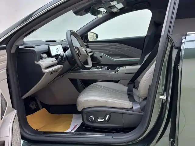Geely Galaxy Galaxy Xingyao 8 2025 130km EM-P Starship Edition фото 4