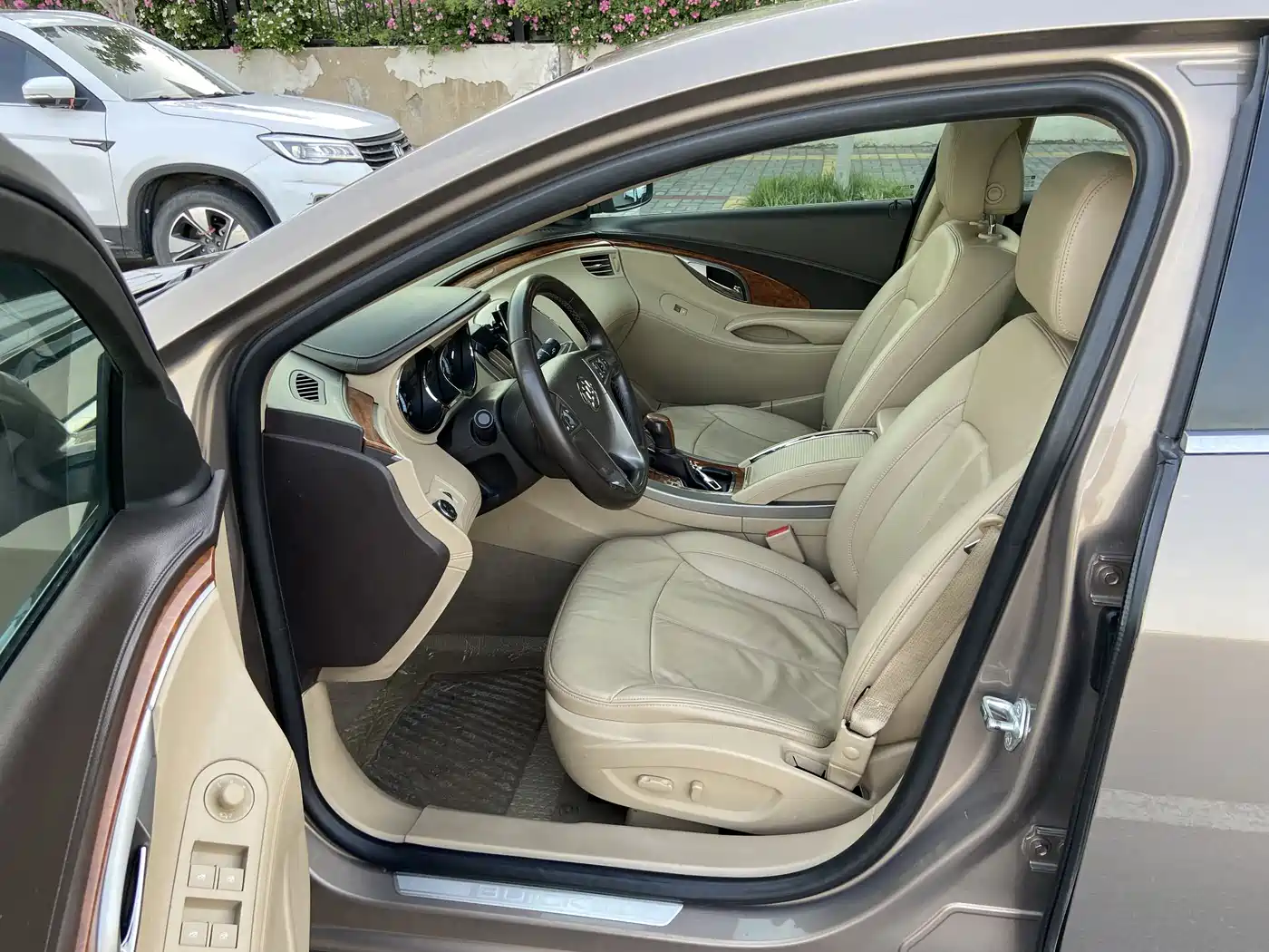 Buick LaCrosse 2010 2.4L Luxury фото 7