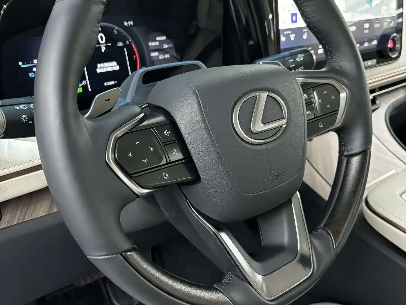 Lexus LM 2026 2023 500h 6-Seater Prestige Edition