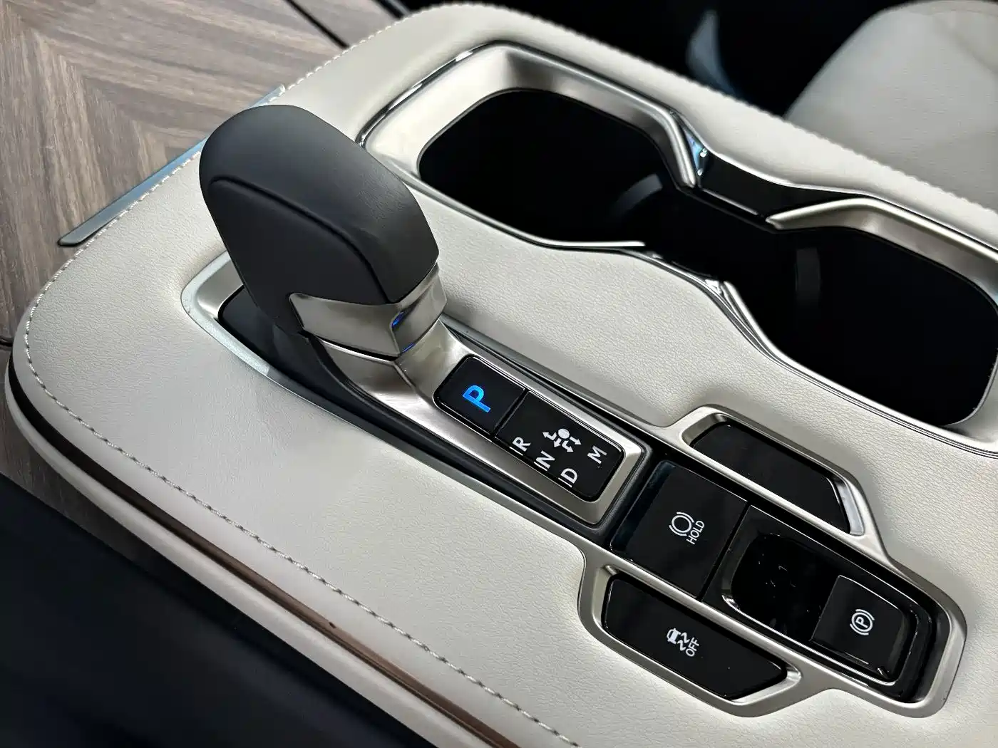 Lexus LM 2026 2023 500h 6-Seater Prestige Edition