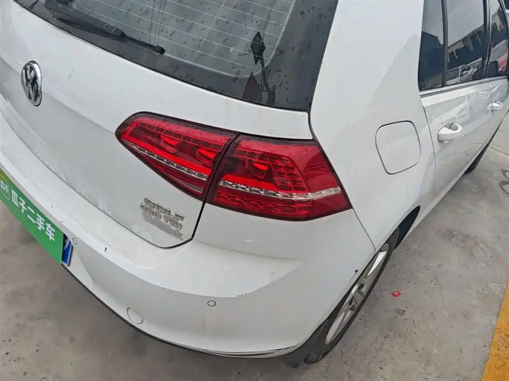 Volkswagen Golf 2016 230TSI Automatic Comfort фото 8